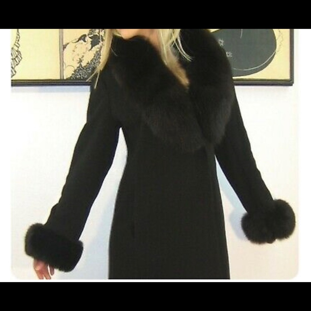 Coat with fur
